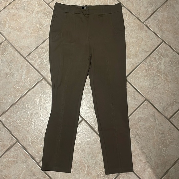 Thalian Pants - Olive green pants